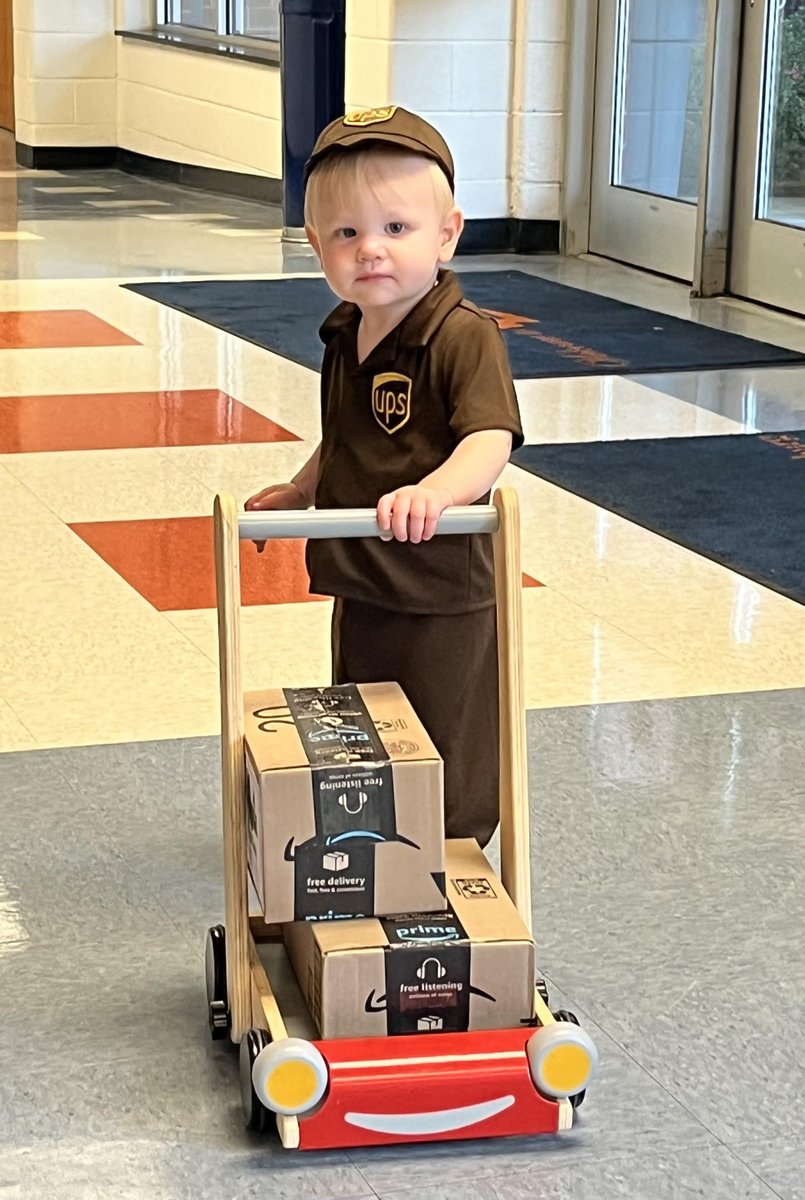 LouisburgHSFCS's tweet photo. STEM-O-WEEN at LHS provided students and their families a safe and fun environment to play games, trunk or treat, participate in STEM activities, and eat good food! https://t.co/7DJOUQk2Yd