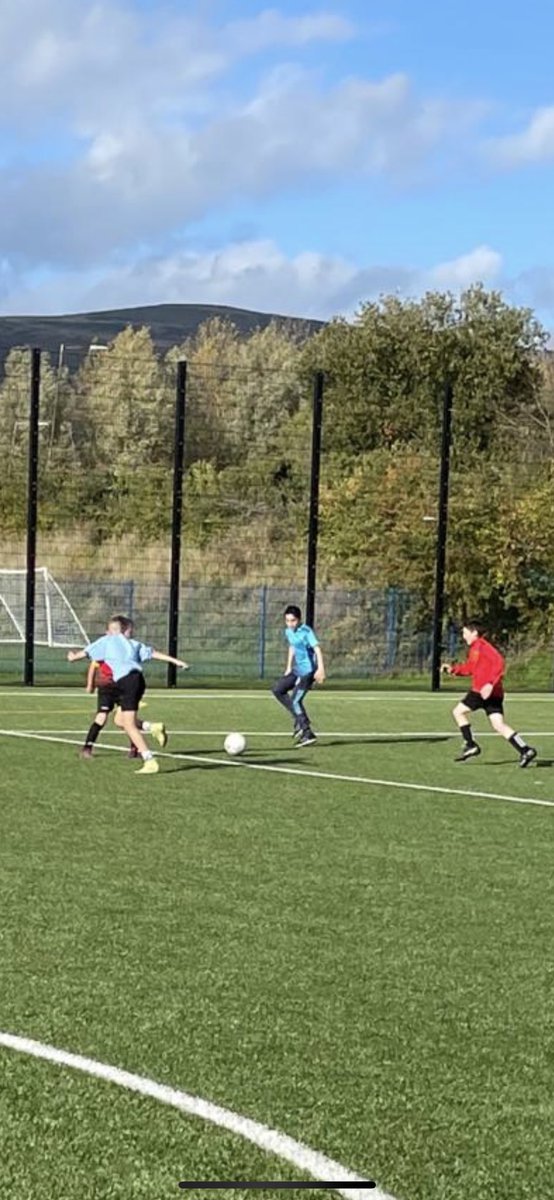 MaloneCollegePE's tweet photo. Our year 8 football team playing today on our 4G pitch. Thank you to @la_salle1 for 2 great games and it was a pleasure having you down with us today⚽️ @MaloneCollege https://t.co/JSxBm2Ri5I