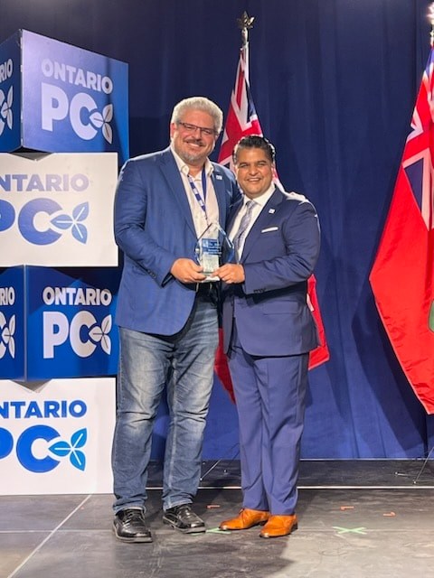 Tim_IQBAL's tweet photo. Truly honored to host and present Trillium Awards to the outstanding @OntarioPCParty members for their extraordinary contributions at #PCPOconvention2022. 
Congratulations to all the receipts  #PCPO #forthemembers https://t.co/L1m1BqLjPx