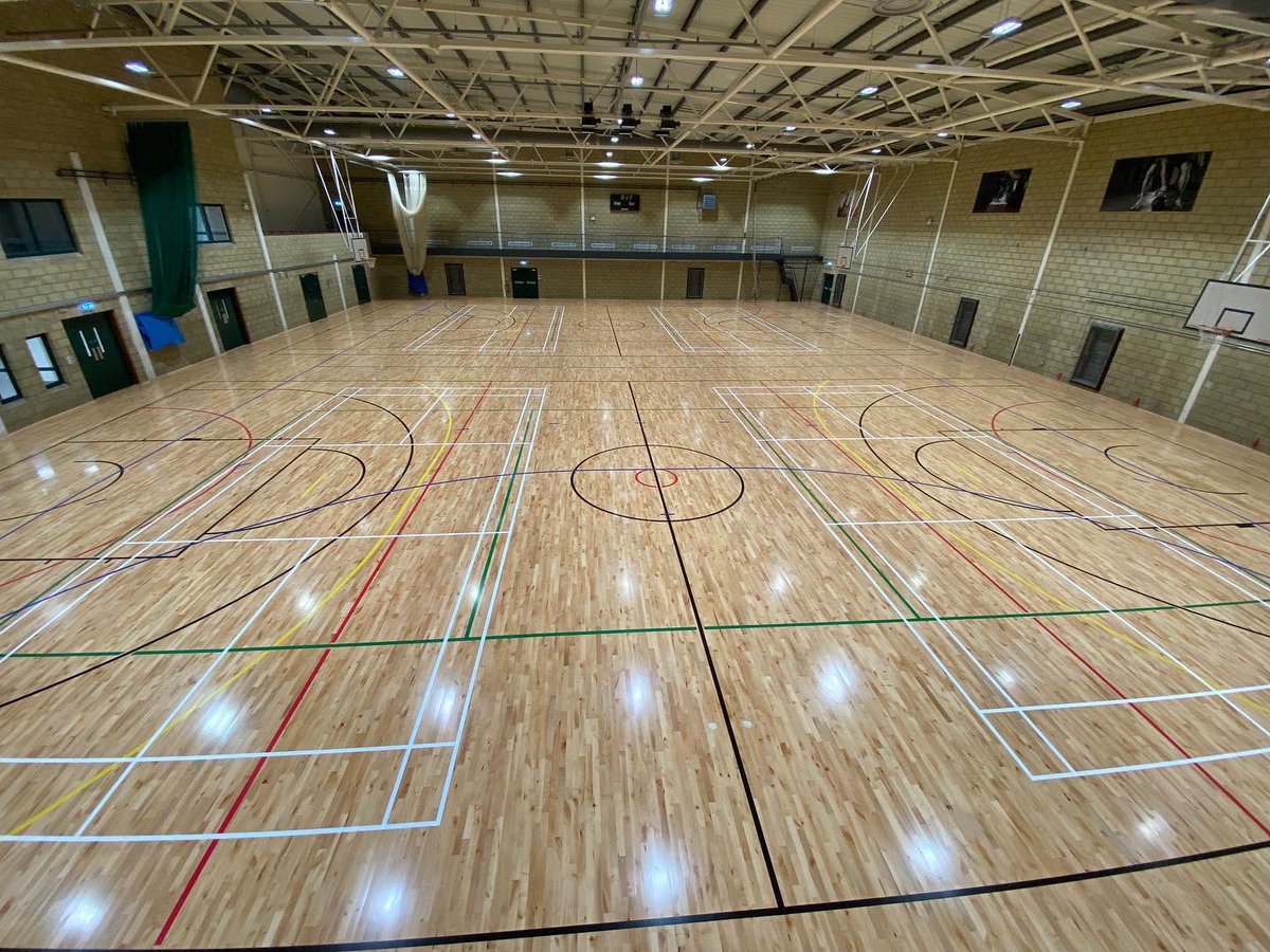 accleisuremain's tweet photo. New Junckers’s sports floor installation. Military bass in Devon. #Military #militarytraining #SportsUpdate #universitysports #schoolsports https://t.co/Z9Erwivl1A