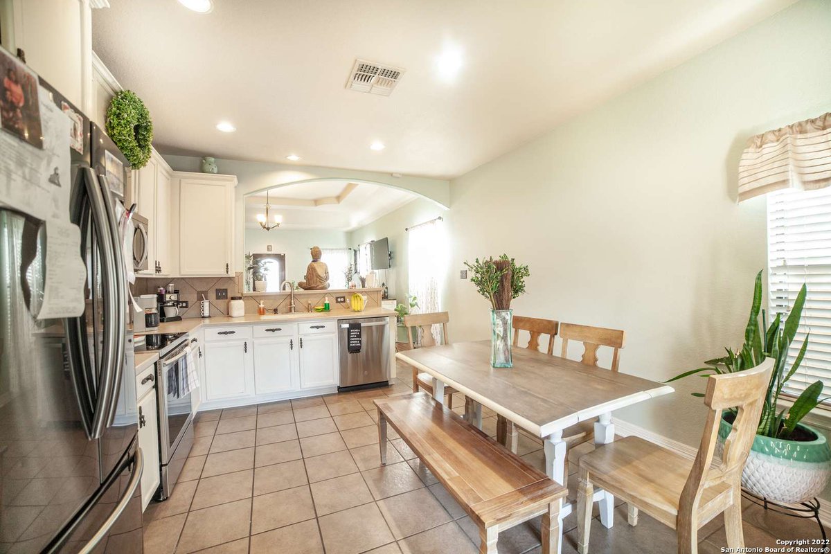 rowdyrealtor210's tweet photo. Only $280k 😱😱😱😱😱
Beautifully maintained 3 bedroom, 2 bathroom home in Helotes. Come in and take a look at your last home!
https://t.co/EcmivhY4ld
#GrellRealtyGroup #SanAntonio #InvestmentProperty #MovetoTexas #UTSA https://t.co/x1ICujwjOm