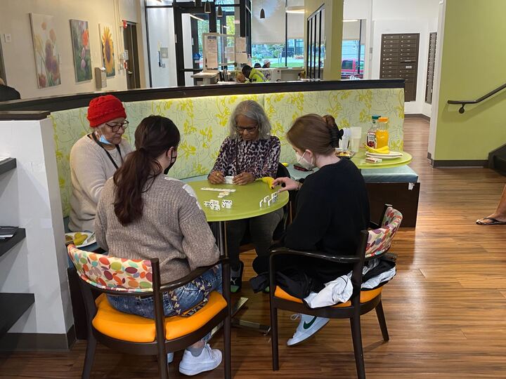 LBFoE_Boston's tweet photo. #intergenerationalfriendships, connections & #community continue to grow this fall between students & older adults "Gloria and I were able to connect over Caso Cerrado, a Judge Judy kind of show in Telemundo, that has been playing for the last 20 years and that we had both seen! https://t.co/gAaFzFw1hl