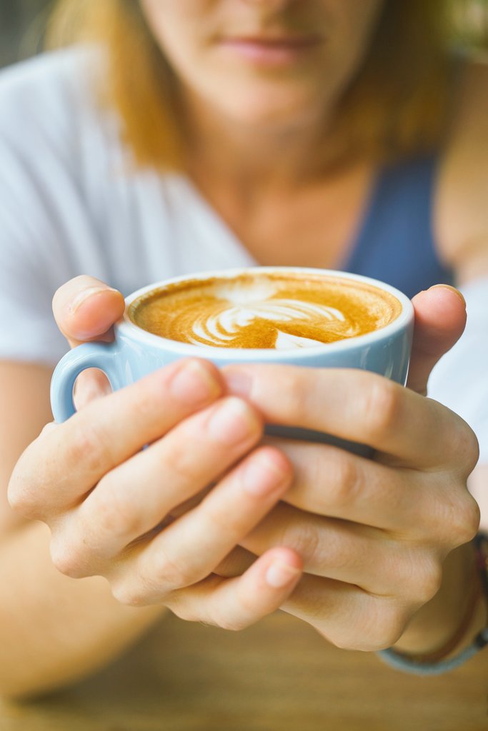 SELECTOS_coffee's tweet photo. "Quiero volar y nunca bajar. Y vivir mi vida y tener amigos alrededor. Nunca cambiamos, ¿verdad?"
Coldplay - We never change 

¿Con quién te gusta compartir un buen café? 
.
.
#Coffee #CoffeeLover  #CoffeeTime #amigos #love #frases #Coldplay #Argentina #ColdplayBuenosAires https://t.co/u8doqhos5z