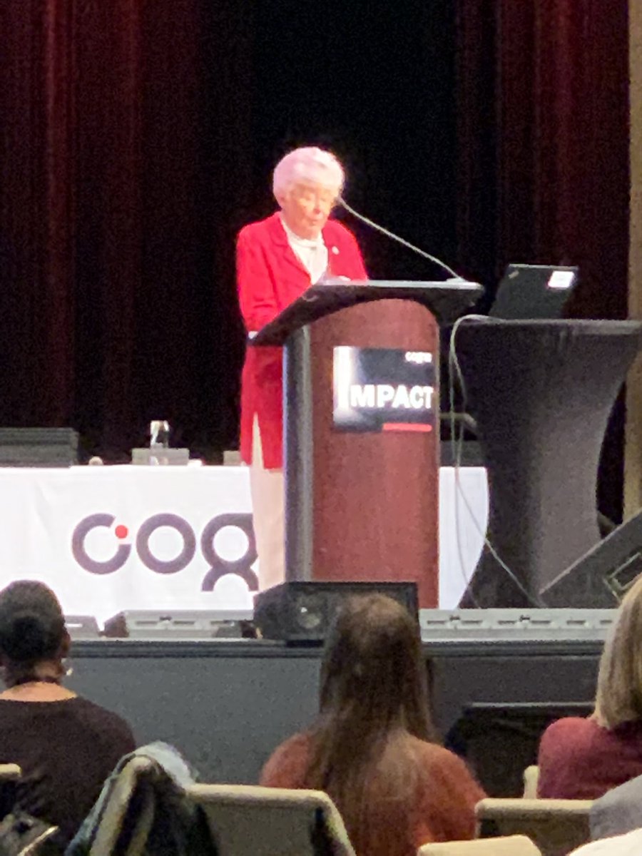 amy_harrison07's tweet photo. Thank you to our esteemed governor, Gov Kay Ivey, for leading the way with STEM education and positioning Alabama for even greater success!  @AlabamaAchieves @GovernorKayIvey @DegaSuper @ECBOED @ALSDEOSI @aldotcom @TracyAllenWrig2 https://t.co/IC1jxUvXuD