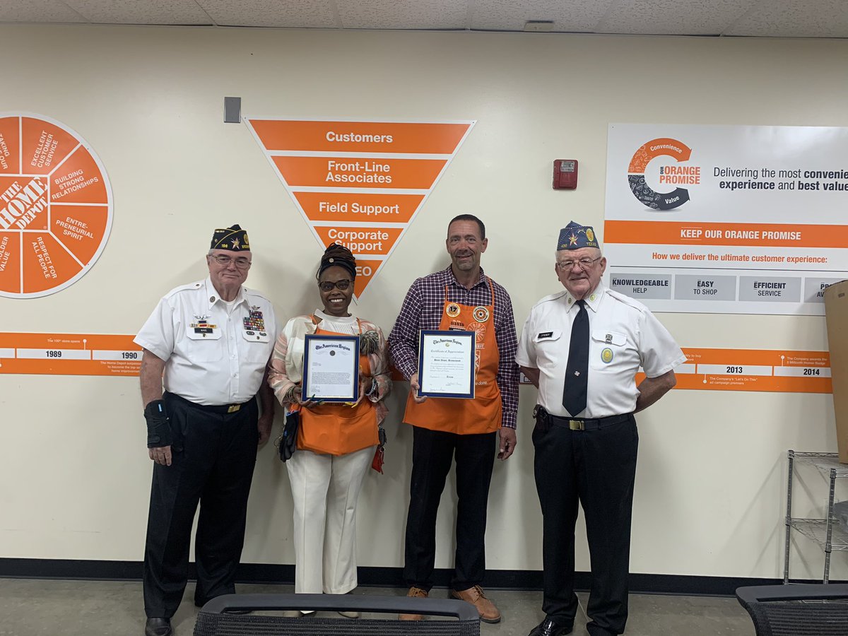 What a way to give back, store 6820 recognised by American Legion for our continue support to local veterans.  <a href="/darrelldavis99/">Darrell Davis</a> @SherreMaclin <a href="/bpennhomedepot/">Bob Penn</a>