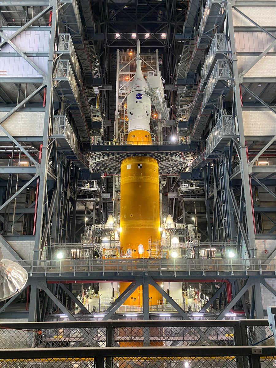 Platforms E and B were retracted yesterday, C this morning. D later today, leaving only F & G left. @NASA_Orion got through all power up ops yesterday – and hatch closed. Still targeting Nov. 4 for roll out of @NASA_SLS, and Nov. 14 as the earliest date for launching #Artemis I.