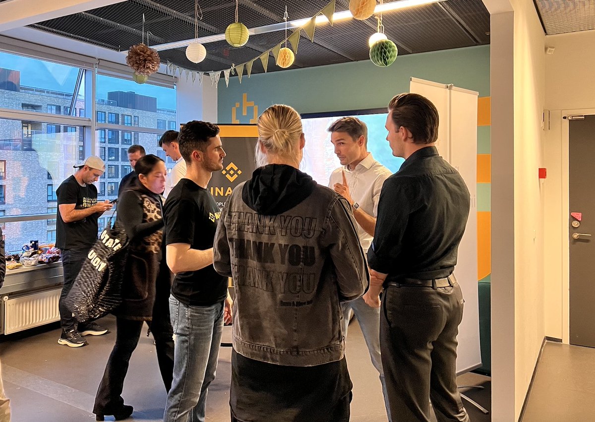 BinanceAcademy's tweet photo. We are working non-stop to bring blockchain education to all students around the world! 

This time the #BinanceUniversity tour had the pleasure to do an interactive workshop at @ITUkbh.  

Can you answer the last question in 1 sec? 😎 https://t.co/tQ4e9t7Jqj