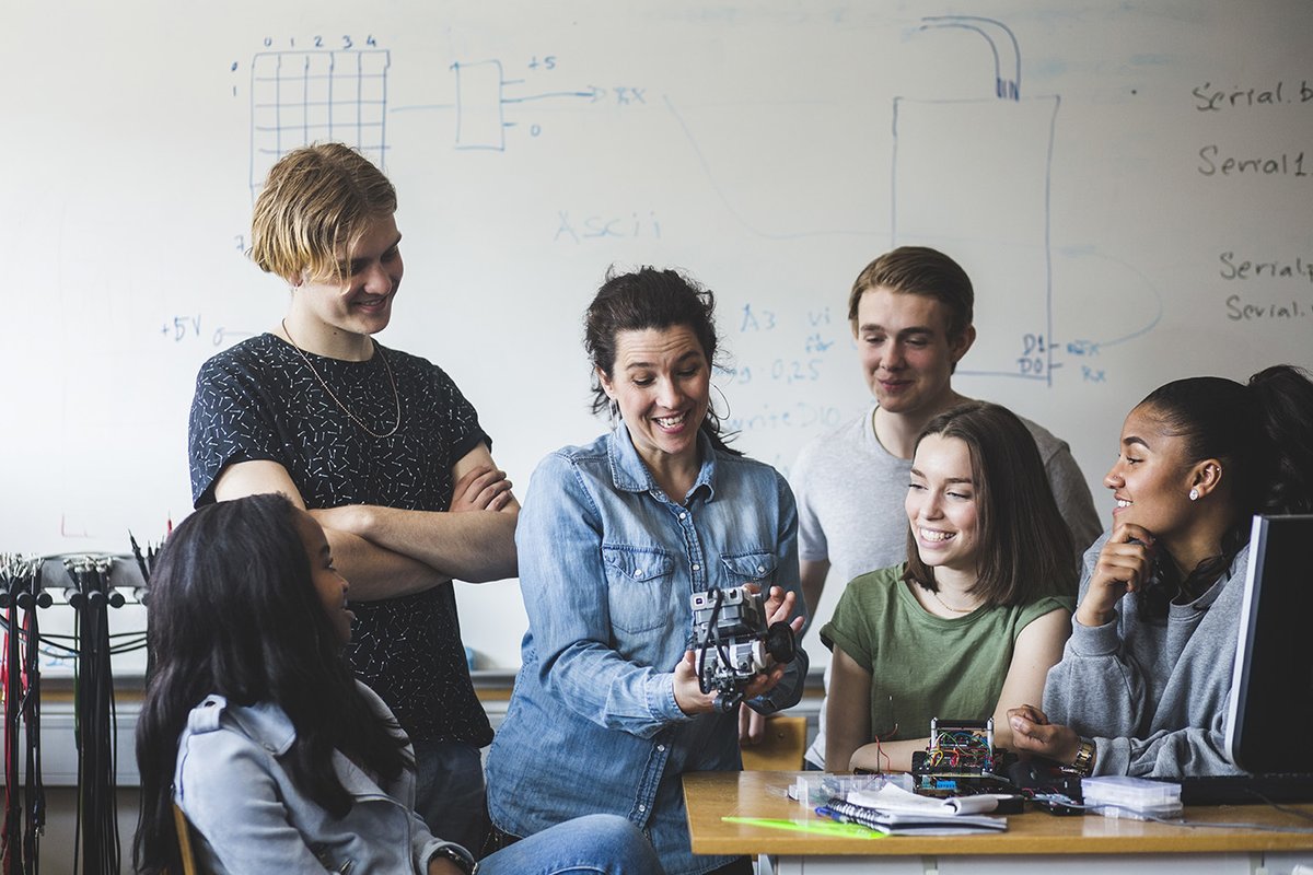 Schools: Want to know how you can promote connectedness with students? Here are 3 ways: 1. Provide professional development on classroom management 2. Offer youth development programs 3. Make schools safer & more supportive for LGBTQ students More tips: bit.ly/3uMbhb7