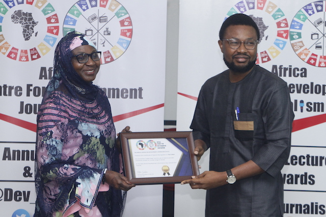Dev_Journalism's tweet photo. Congratulations to @thecableng's @thecableindex
on winning @Dev_Journalism Award - "For innovative use of #data to provide statistical context on a wide range of issues"
World #DevelopmentInformationDay Lecture & Awards https://t.co/0YYDlCSXmG