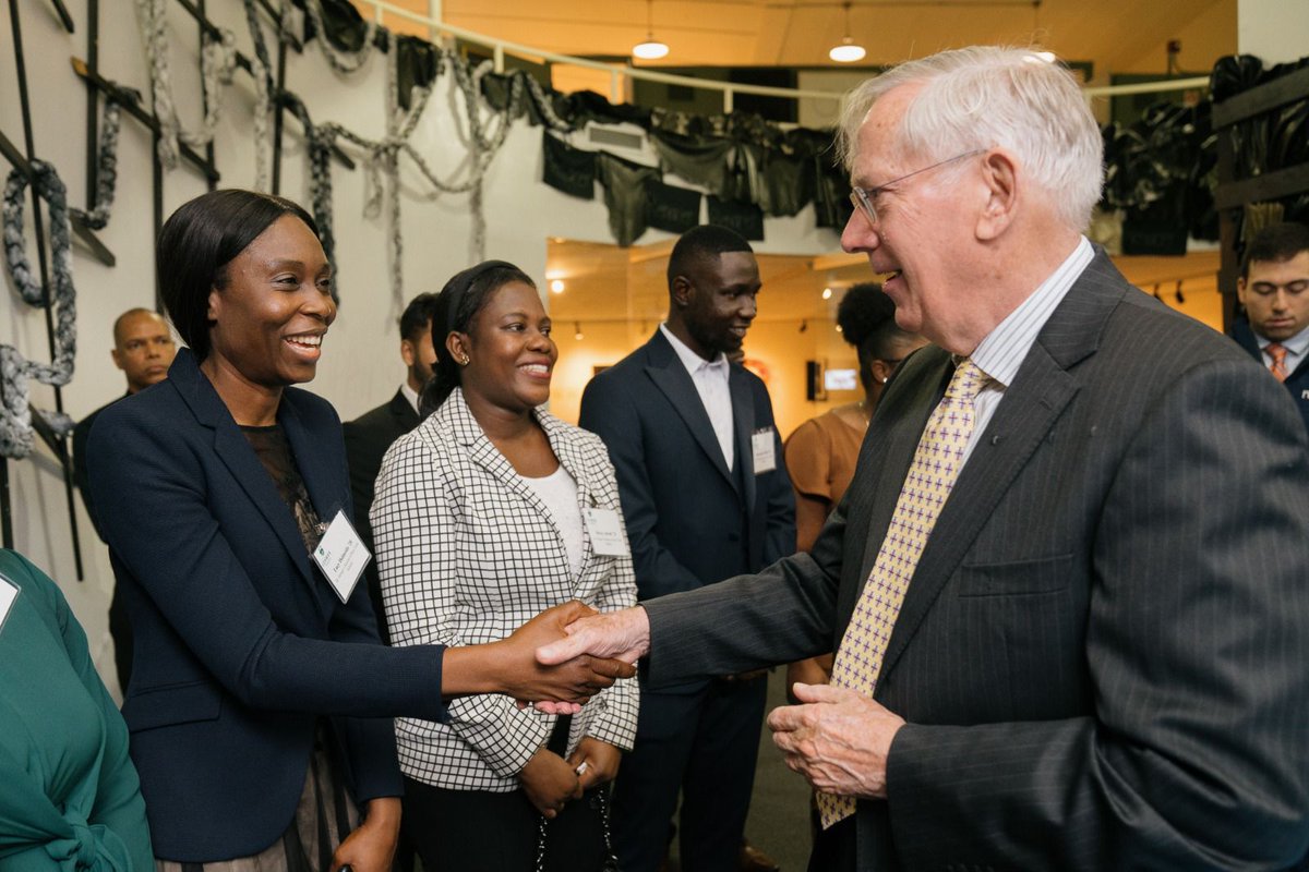 RoyalFamily's tweet photo. At @LehmanCollege, The Duke of Gloucester meets students who have received scholarships funded by @SGS_NY.
 
HRH visited New York this week as Patron of @SGS_NY, a charity that provides a range of assistance to people in need of support in the city.

🔗 https://t.co/ofGNYDK40Z https://t.co/BExeHEC52z
