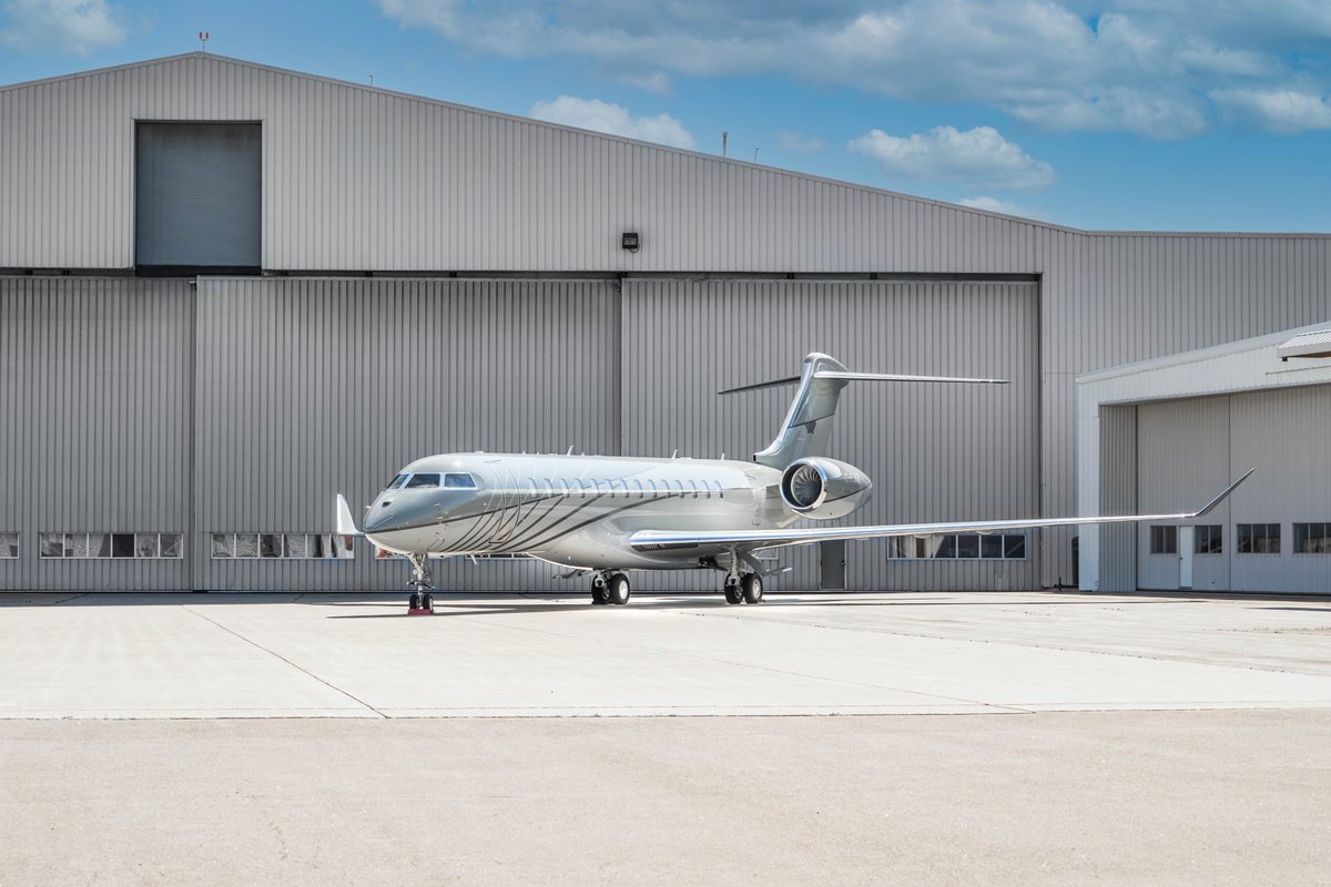 AircraftStudioD's tweet photo. Luxury custom paint scheme, for a luxury aircraft https://t.co/HYUWb2QwBs