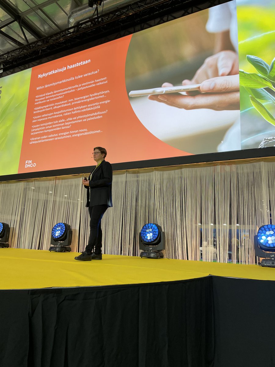 FinDHC_Suomi's tweet photo. @Energyfair 
Katjan (@katja_k_s ) puheenvuoron aikana tähyttiin kaukolämmön palveluihin nyt ja tulevaisuudessa. Kaukolämpöalan lisääntyvä viestintä lisää kuluttajien tietoisuutta kaukolämpöalan merkityksestä tulevaisuuden hiilineutraalissa yhteiskunnassa.

#kaukolämpö #findhc https://t.co/4hGgGiztpD
