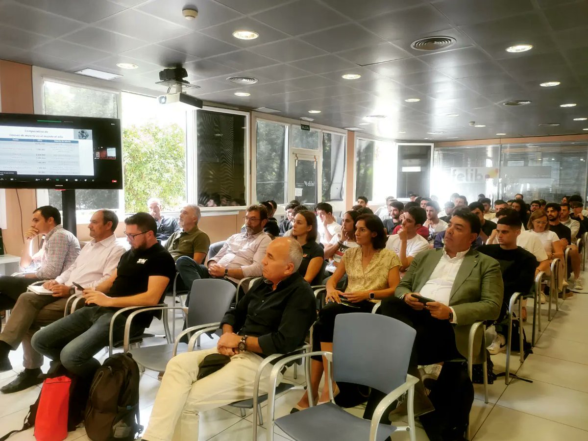 ⚙️👤Avui celebrem la II Jornada d'Innovació Esportiva.

💫Agrair la presència del Dr. José Palacios, ADEAC, SIM, IGOID, BlauSub, Es Roco, EBONE, IKI Health per la seva participació, així com a la FELIB per a la cessió de l'espai i la seva amabilitat.