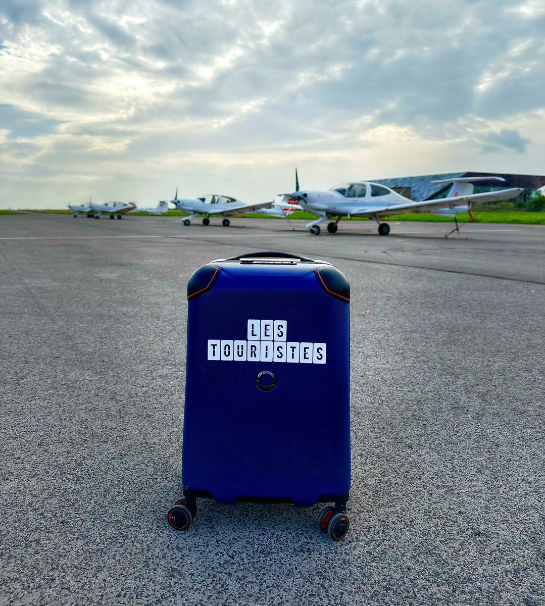 🎥 #LesTouristes en tournage ! 

🛩️ Prochainement sur <a href="/TF1/">TF1</a> 

🧑‍✈️ <a href="/IrisMittenaereO/">IrisMittenaereOff</a> <a href="/CamilleCerfOff/">CamilleCerf</a> <a href="/CartmanOfficiel/">Eric Cartman</a> <a href="/Booder_officiel/">Booder</a> <a href="/Titoff_/">Titoff</a> #Tareek 👨‍✈️