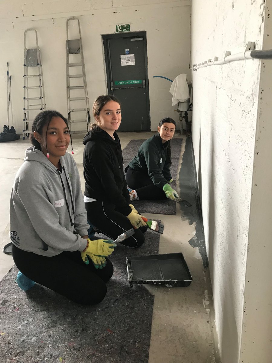 Wellington_BT7's tweet photo. 10 Yr13 pupils were selected to take part in the Changemakers programme with @HabitatIreland This included a day of action in the new ReStore on the Crumlin Road. The pupils enjoyed working with their peers from Hunterhouse College. Well done to all involved!
#WCB https://t.co/m86aYrm82u