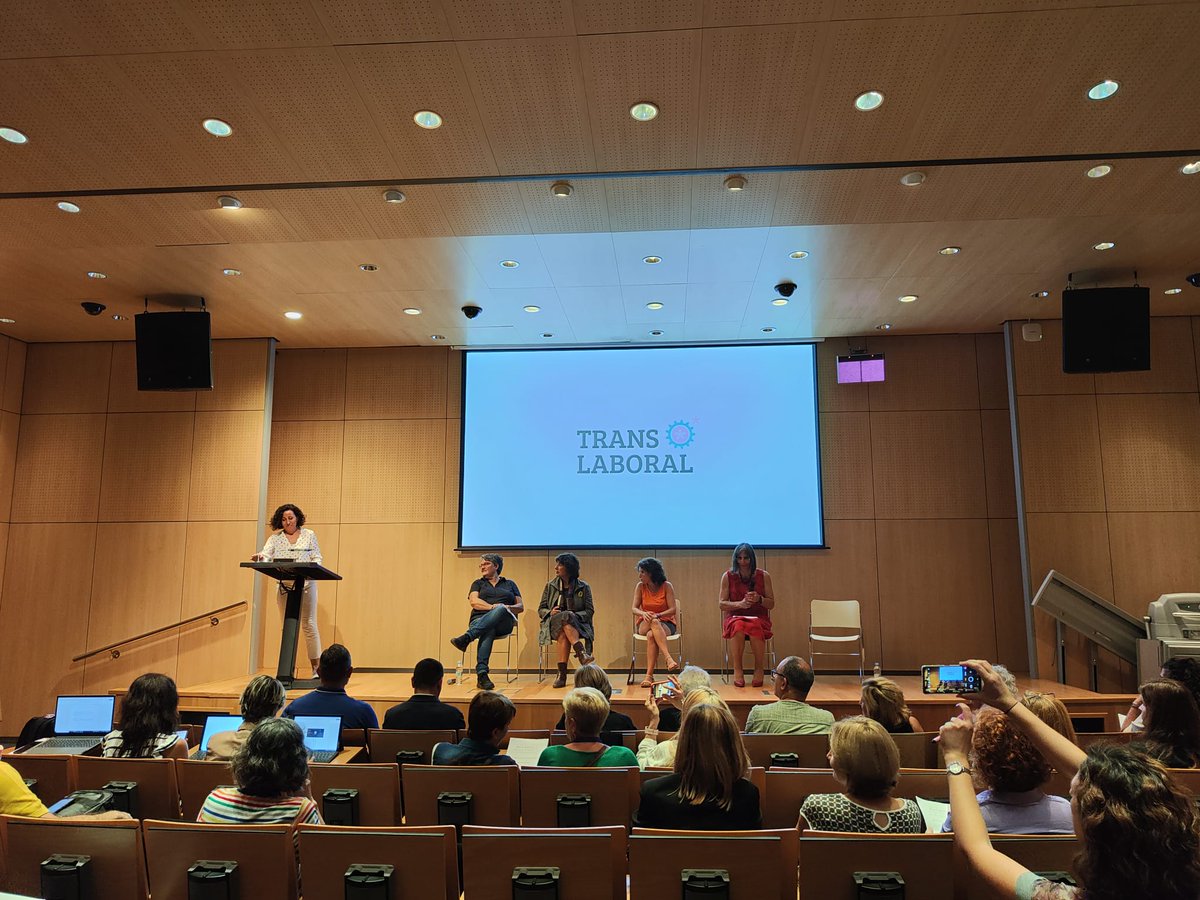 Aj_Sabadell's tweet photo. #ARA➡️5ena Jornada #Translaboral, enguany especialment adreçada a empreses i agents socials i econòmics per al foment de l'ocupació

❇️És un espai de trobada per lluitar contra la discriminació de les persones trans en la recerca de feina

#Sabadell #Ocupació #LGTBI https://t.co/JQTdZK1zRV