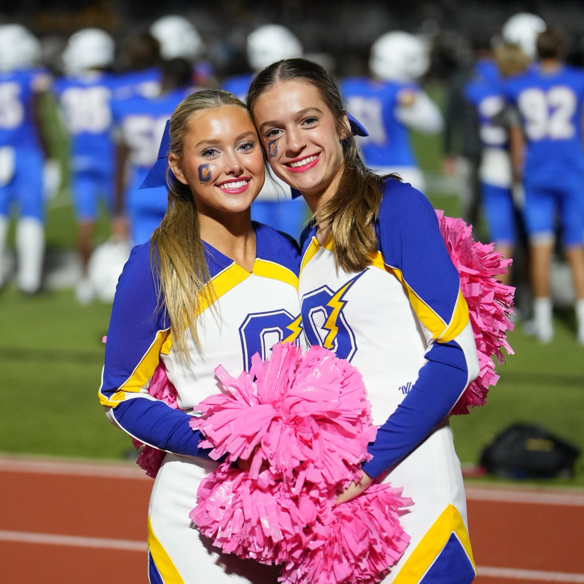 VarsityFashions's tweet photo. On Wednesday's, we wear pink π π πΈ #LetsGoPink
πΈ : @oxfordhighcheerleading @oxfordchargerettes https://t.co/jFhltO9FrU