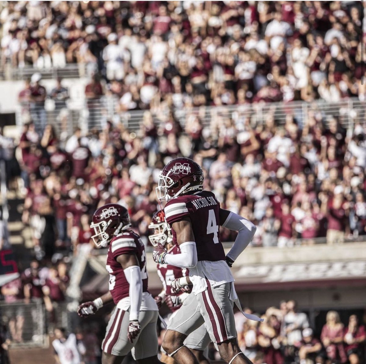 iamprentiss's tweet photo. After a great talk with @coachtonyhughes i’m blessed to receive my first offer from MS State 🖤 . @MacCorleone74 @RivalsCole @samspiegs @MohrRecruiting @shayhodge3 @ogwarriorsfb @CoachCausey66 https://t.co/m0Wz7FHsgy
