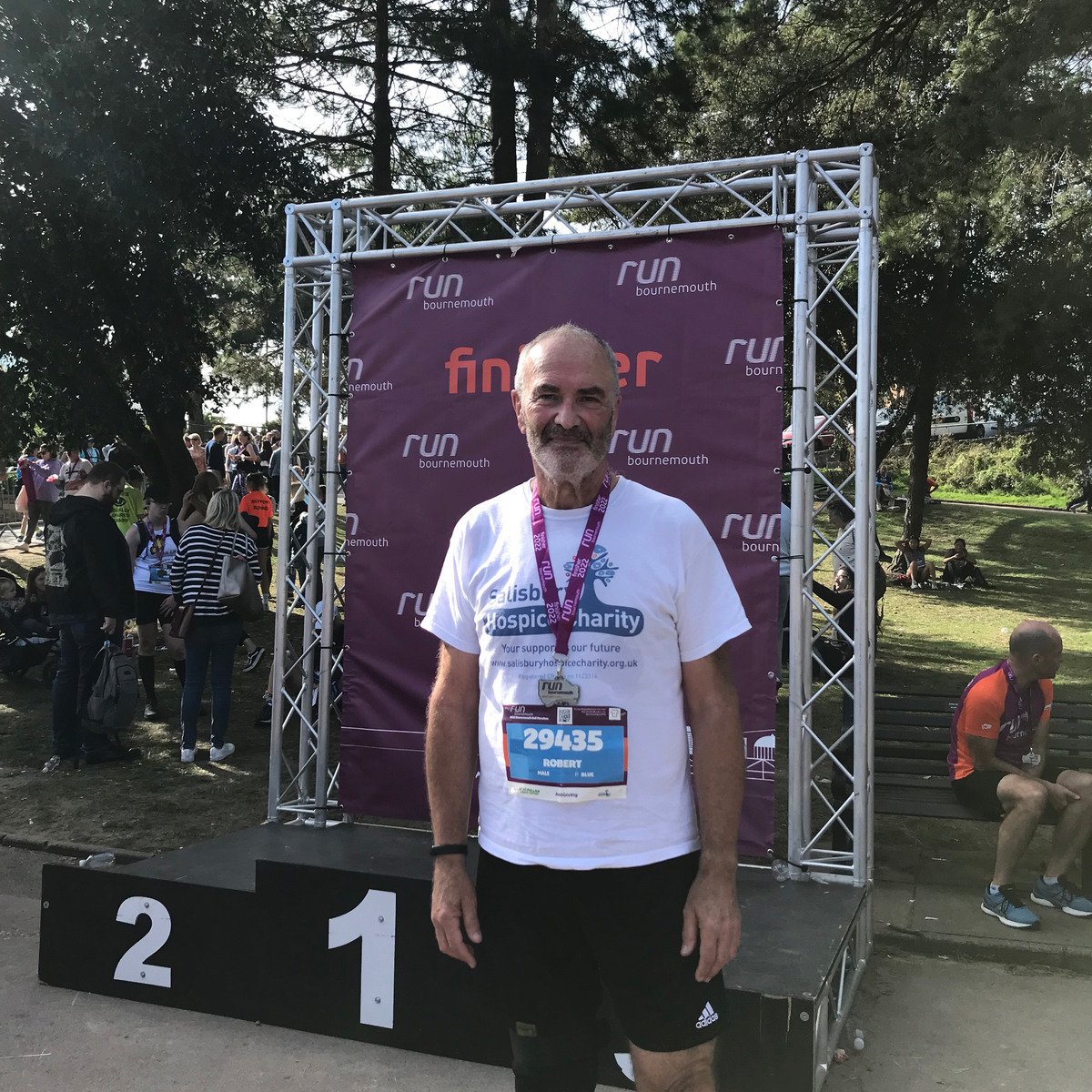 SalisburySHC's tweet photo. A huge thank you and congratulations to Rob, Linzi and Lauren, who recently completed the Bournemouth Half Marathon and collectively raised a fantastic £1k for Salisbury Hospice! 🤩
We think you guys are amazing! 🥇
#BournemouthHalf #ChallengeEvents #UKRunning https://t.co/fldBfJWmvl