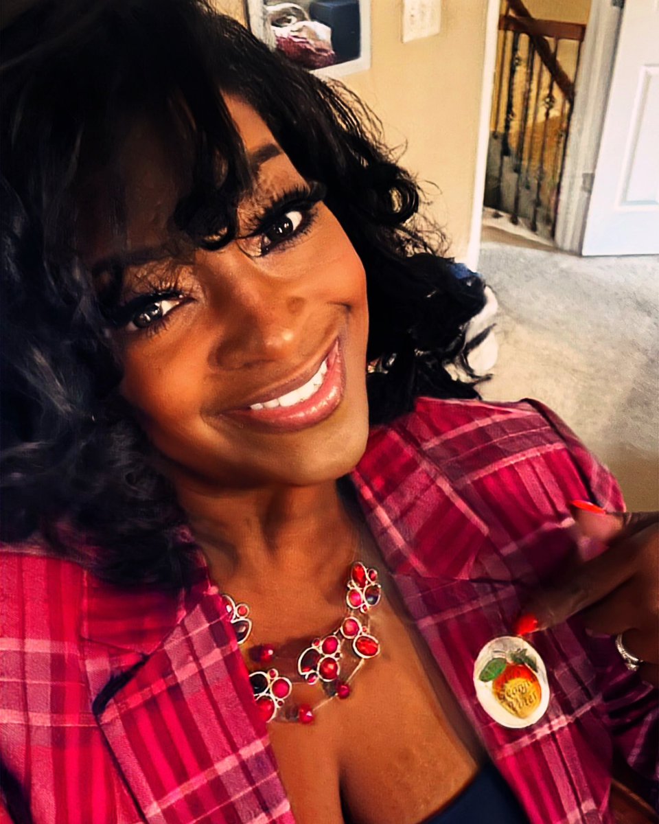 ksb1908's tweet photo. Voting is a serious matter so I did mine early. 😊👍🗳️🍑 #vote #vote2022 #vote22 #earlyvoting #potd #bhfyp #georgia #me #mylife #AKA #AKA1908 #GA #GABlue https://t.co/jFnNZGSQnd