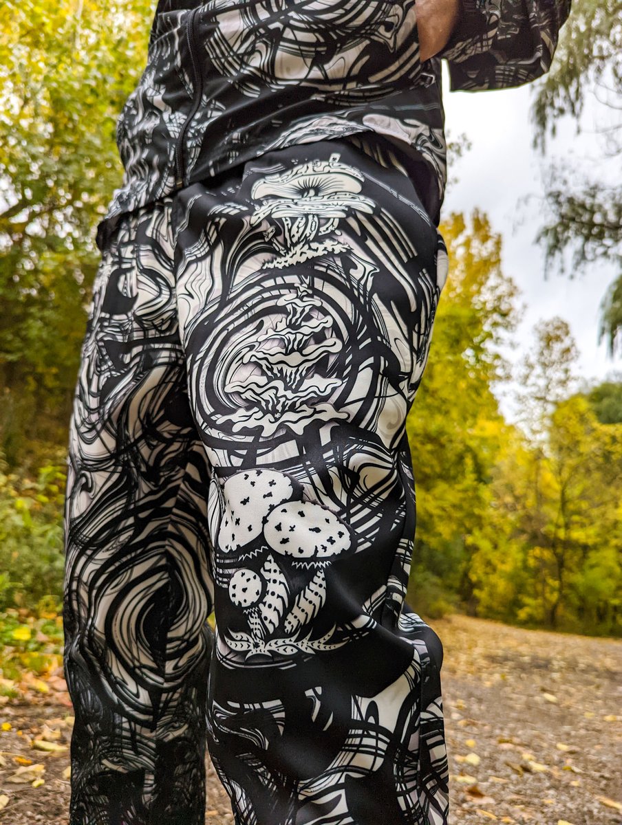 NarBonezz tweet media