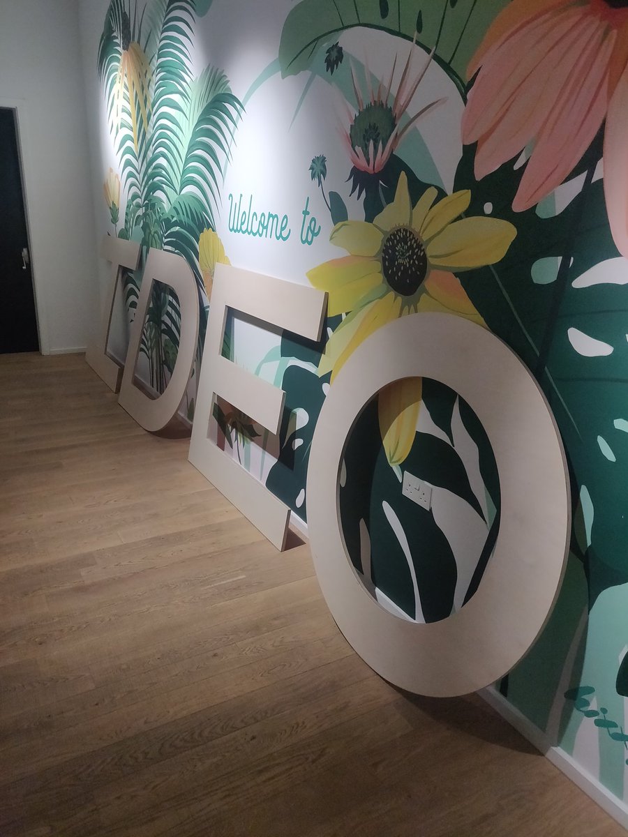 Great chats with the IDEO folks today. Really enjoyed tapping into their awesome hive brain and share my thoughts and experiences about #responsibledesign #meaningfulmetrics #inclusivedesign and #experientialfutures.