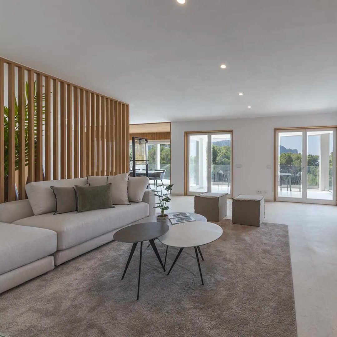 JamesEdition tweet media