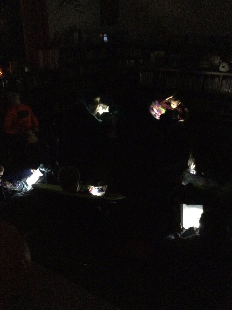 Flashlight reading is Spooktacular fun! #WhatmakesFCspecial #OJRSD