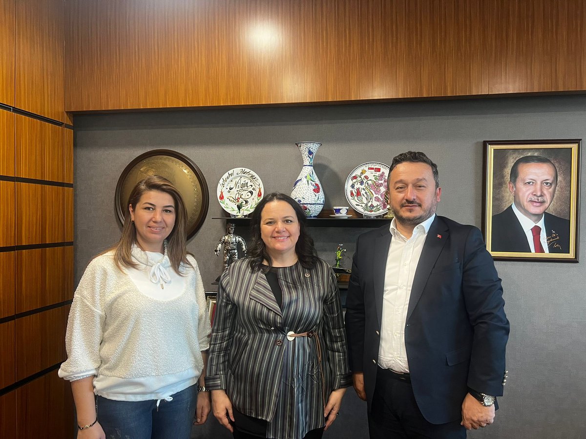 Nilgun_OK's tweet photo. 📍TBMM

Önceki dönem AK Parti Denizli İl Başkan Yardımcımız Emin Şen ve sevgili eşi Güler Şen’i Gazi Meclisimizde misafir etmekten mutluluk duydum.

Ziyaretleri için kendilerine teşekkür ediyorum. https://t.co/lmbJinCzzy