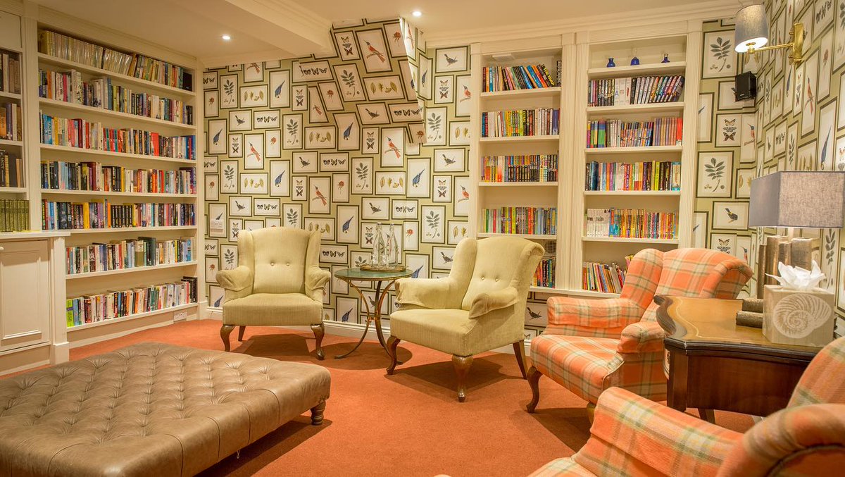 Take a moment to enjoy the serene stillness this holiday season with <a href="/thenarehotel/">The Nare Hotel</a> 🌬
Let the sound of the waves take control, let your mind free, and live in the moment at Cornwall seaside. Enjoy little things in front of a log fire in your boutique accommodations✨