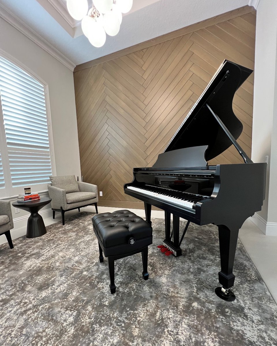 Sterling hardware is an option on nearly every Steinway — including this Steinway Spirio Model M with satin finish. Learn more ▶️ fal.cn/3t4v6