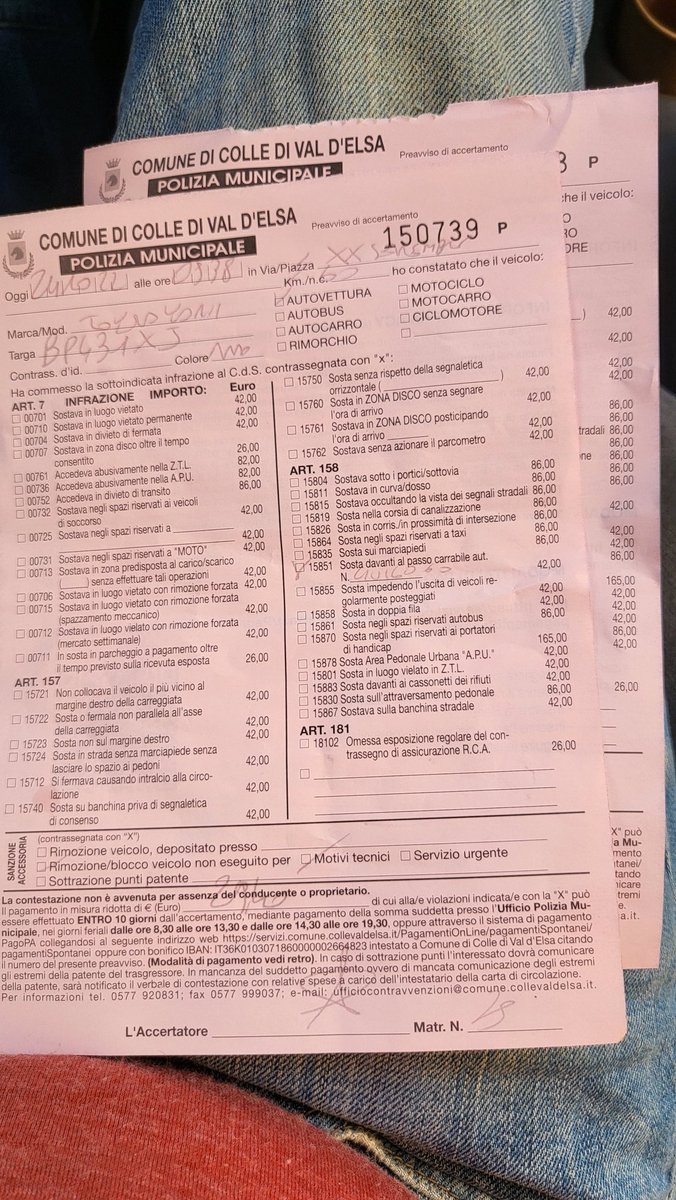 TornesiMassimo's tweet photo. chisá pechè le multe sono di colole losa https://t.co/Ix8ozSiPme