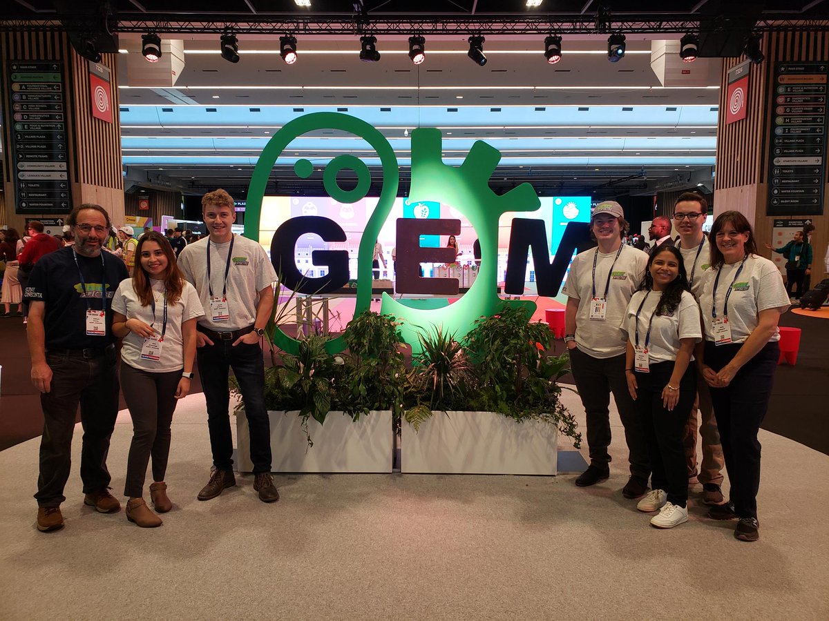 SUNY_Oneonta's tweet image. Our brilliant 2022 iGEM team students are in PARIS this week to compete in the annual @iGEM #GrandJamboree, a #synthbio event showcasing the projects of more than 400 teams from around the world! 🧬 Today, they&apos;ll present their project, &quot;CyanoSpectre.&quot; GOOD LUCK, RED DRAGONS!