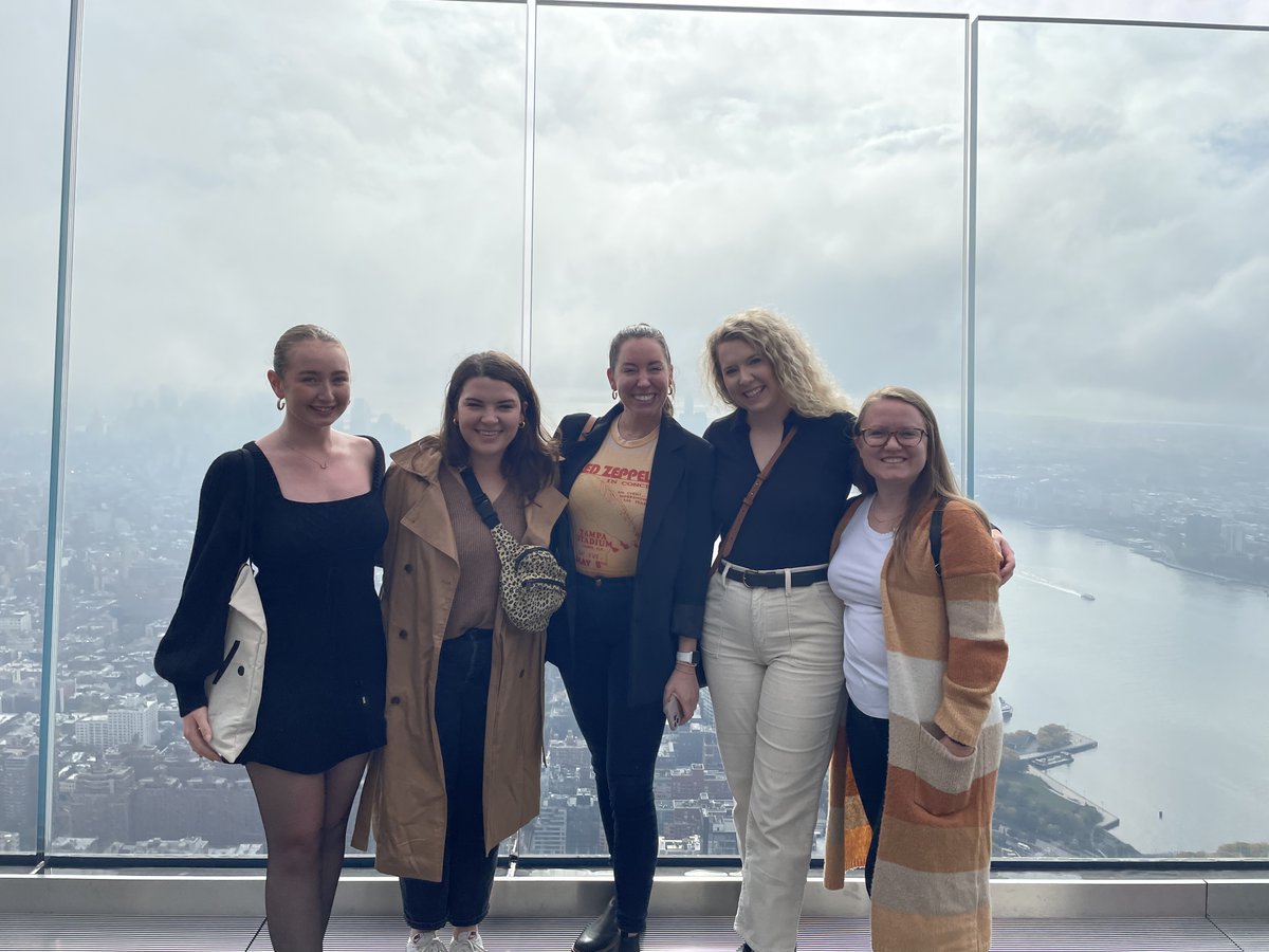 A few of our #Dwellers are in New York City this week to attend the annual Amazon Ads unBoxed conference! We love opportunities like this to #StayFascinated and keep learning more about the ever-changing industry 💭 

#AmazonunBoxed #unBoxed2022 #advertising #agency