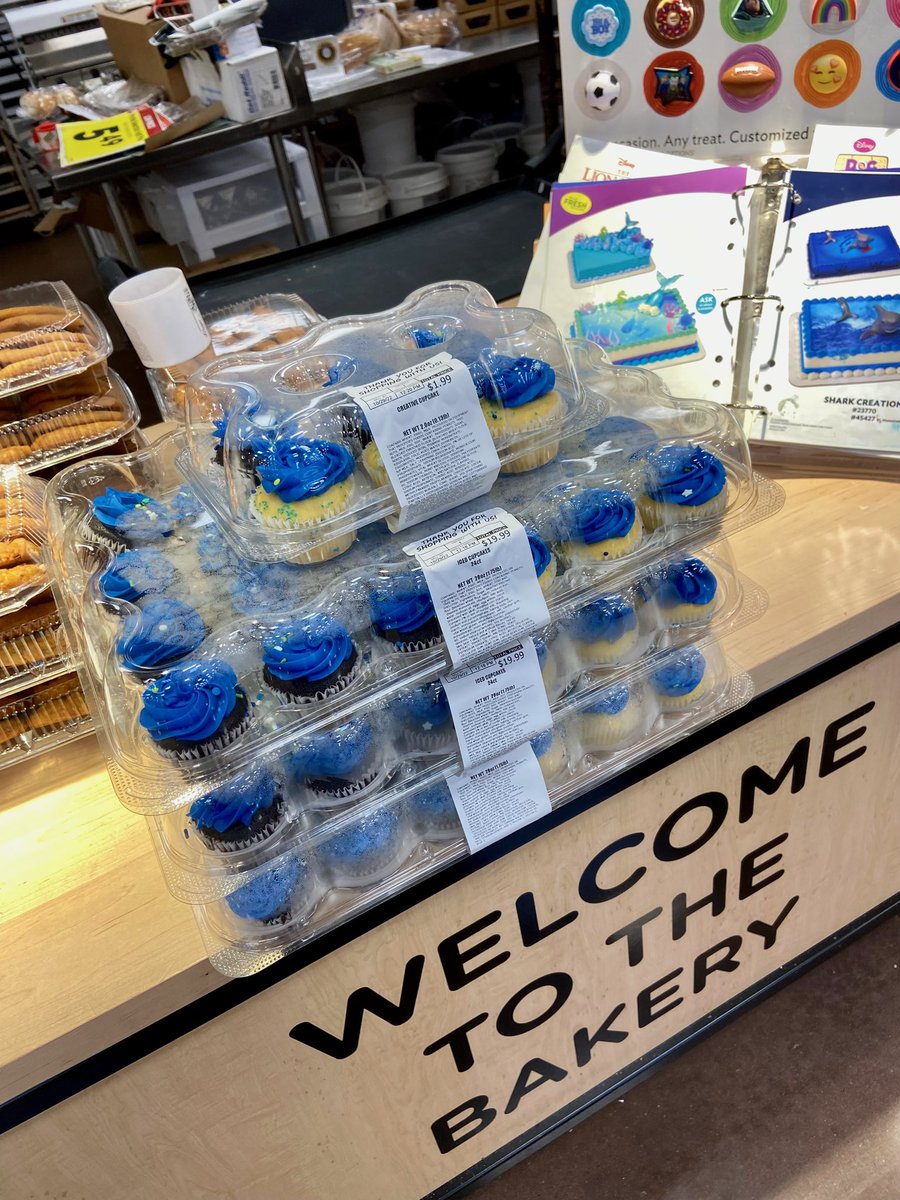 NortonCougars's tweet photo. Thanks so much to the Prospect Kroger for donating delicious cupcakes to celebrate our BLUE status on the KSA! @kroger @NortonPrincipal https://t.co/GXZvkaCRGX