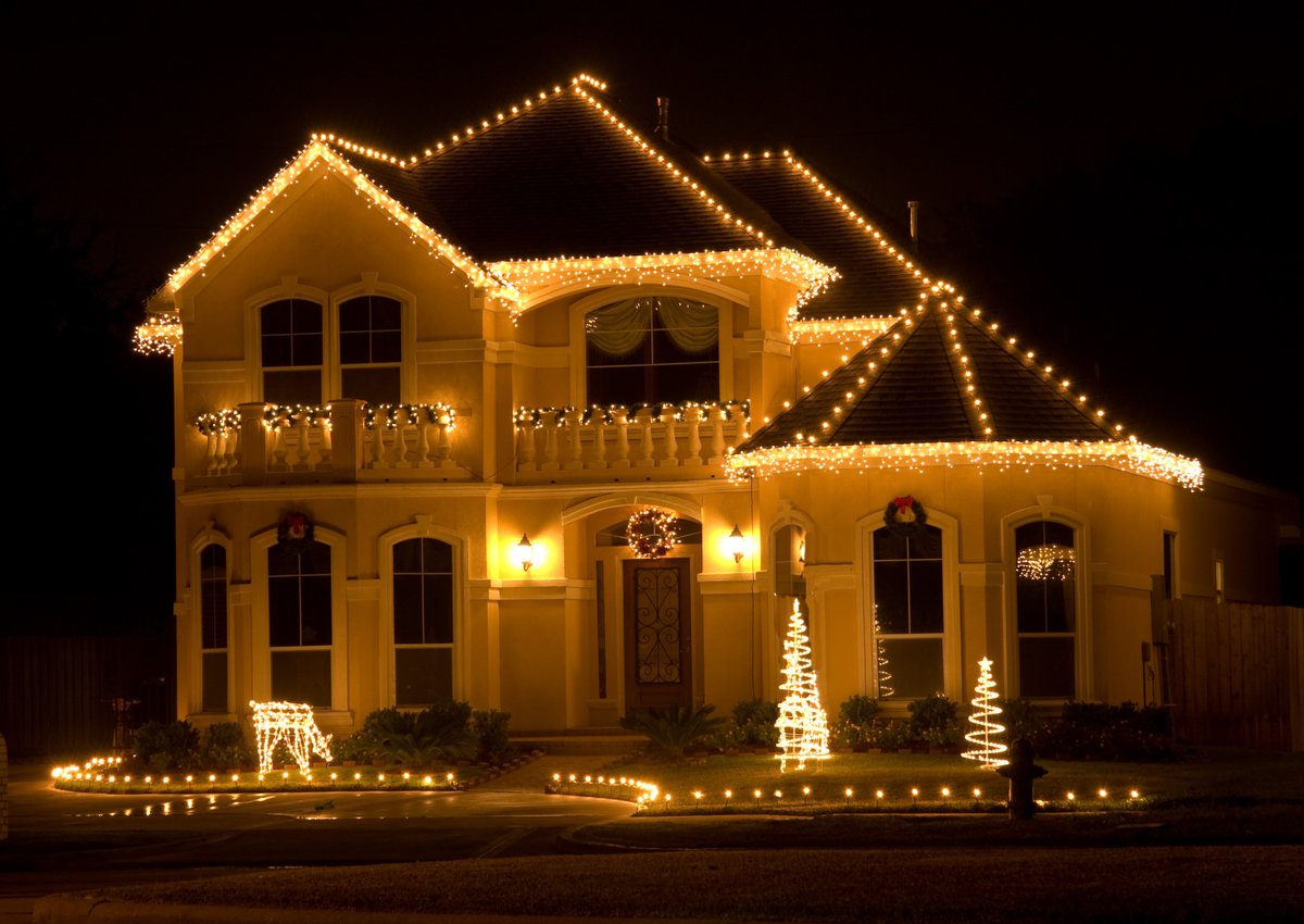 PrestigePopUps's tweet photo. You can't beat the feel of a beautifully lit home during the holidays. ✨

Our #HolidayLighting service is the best way to bring festivity to your property this season.

If you are in or near #Calgary, call us to schedule an installation! 📲 403-770-9004

https://t.co/ItEEBfpBja https://t.co/vGVcNnmTBC