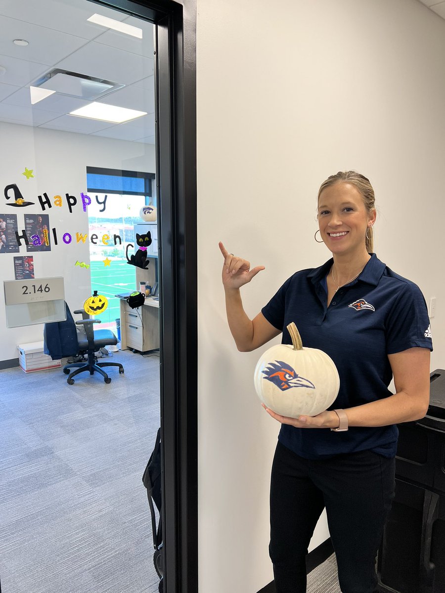 Because <a href="/WatermanGC/">Waterman Construction</a> is AWESOME, we have a beautiful <a href="/UTSA/">UT San Antonio</a> pumpkin 🎃 to show off for Halloween 👻 🤙