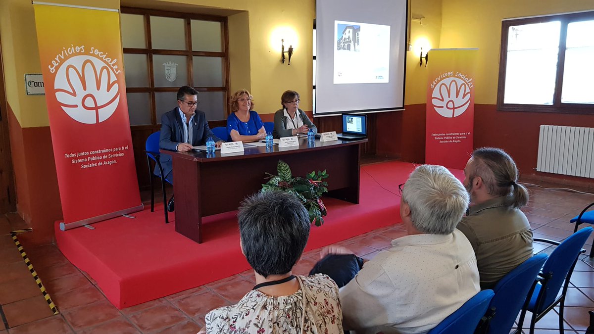 GobAragon's tweet photo. 🗣 "La colaboración entre el @GobAragon y las entidades locales ha sido fundamental para devolver la vida a los servicios sociales" Afirma la consejera @marivibroto en #OrihuelaDelTremedal https://t.co/U3fEOIh78c