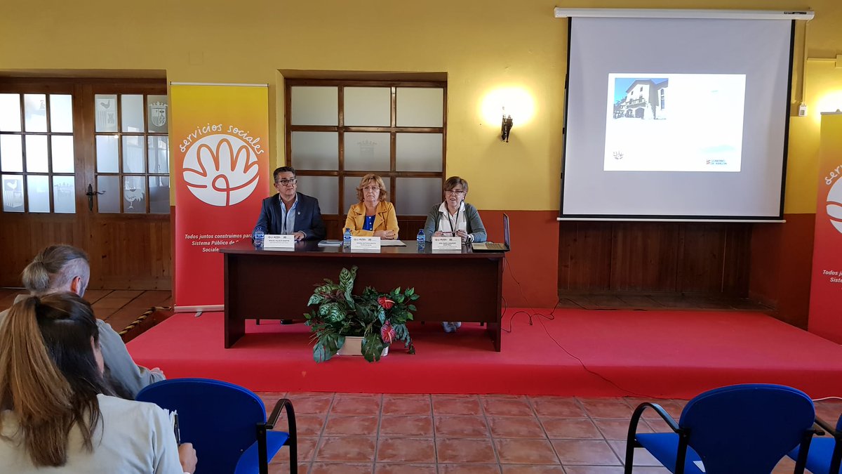 GobAragon's tweet photo. 🗣 "La colaboración entre el @GobAragon y las entidades locales ha sido fundamental para devolver la vida a los servicios sociales" Afirma la consejera @marivibroto en #OrihuelaDelTremedal https://t.co/U3fEOIh78c