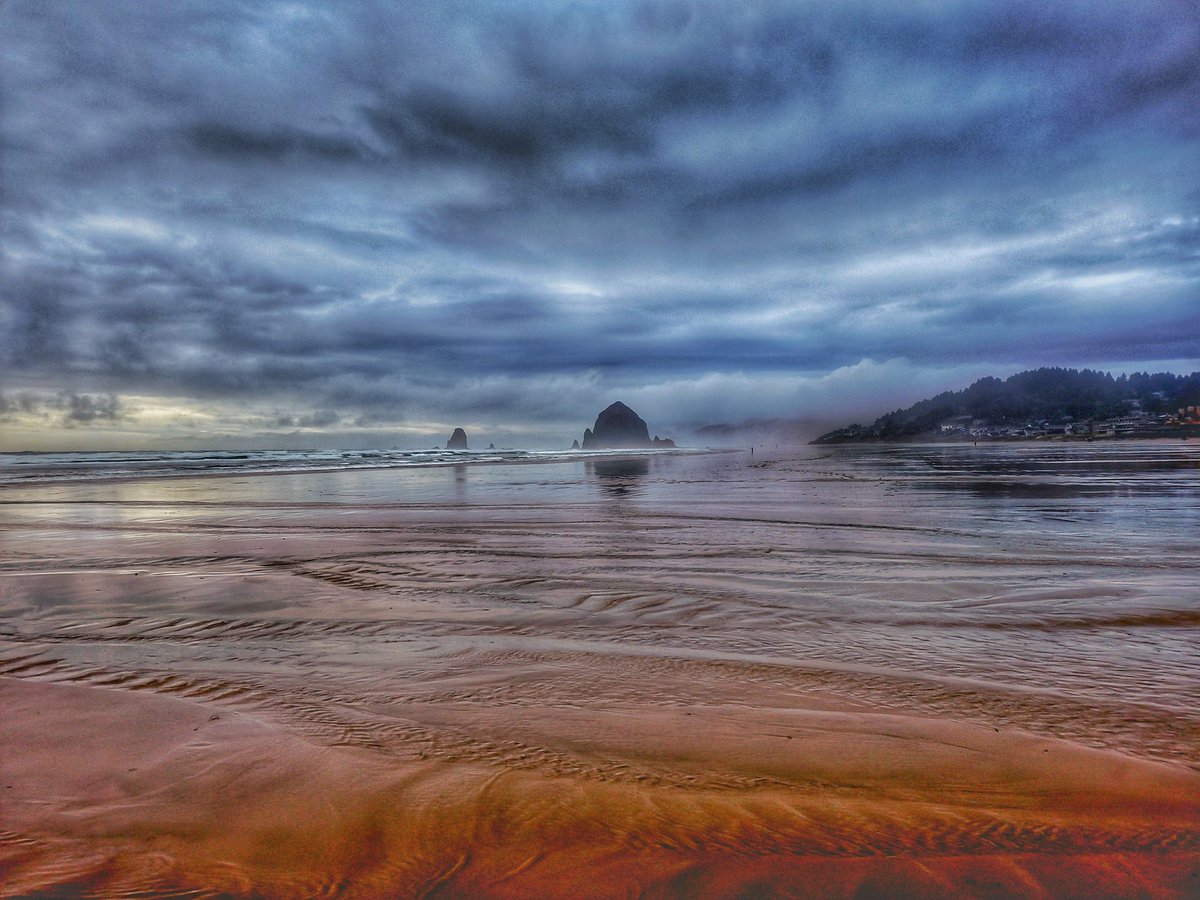 Photo_SteveF's tweet image. Nasty weather but a wonderful view!