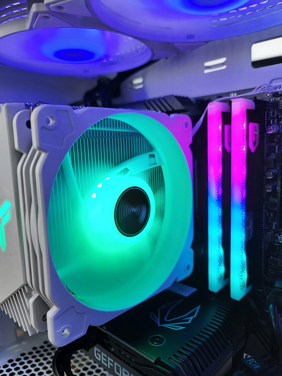 GeILMemory's tweet photo. The GeIL ORION RGB memory looks as if its sparkling like the stars looking ever so magical.
✨✨✨Use #YesGeILMemoryPics for a chance to get featured and follow us for your dose of epic builds and magnificent rigs!
📸 credit: PC DIY MALL
#GeILMemory #Memory #ORION #GeILOrion https://t.co/Qxg9w6OWcL