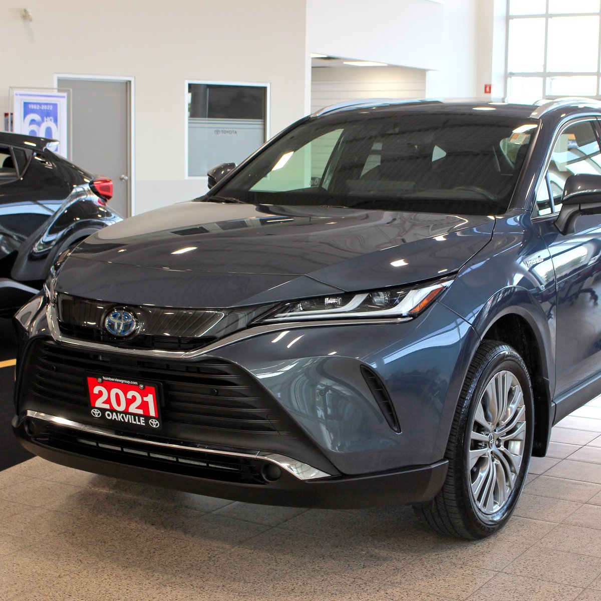 oakville_toyota's tweet photo. It's the perfect time to get a New #Toyota! This #Venza just SOLD, but we have so many great vehicles left. Check out your favourite models here: https://t.co/nTIcykdoRJ 🚘
.
#ToyotaSale #NewCars #Oakville #OakvilleToyota #TheHumberviewGroup #DriveHG https://t.co/gJG8WHe83y