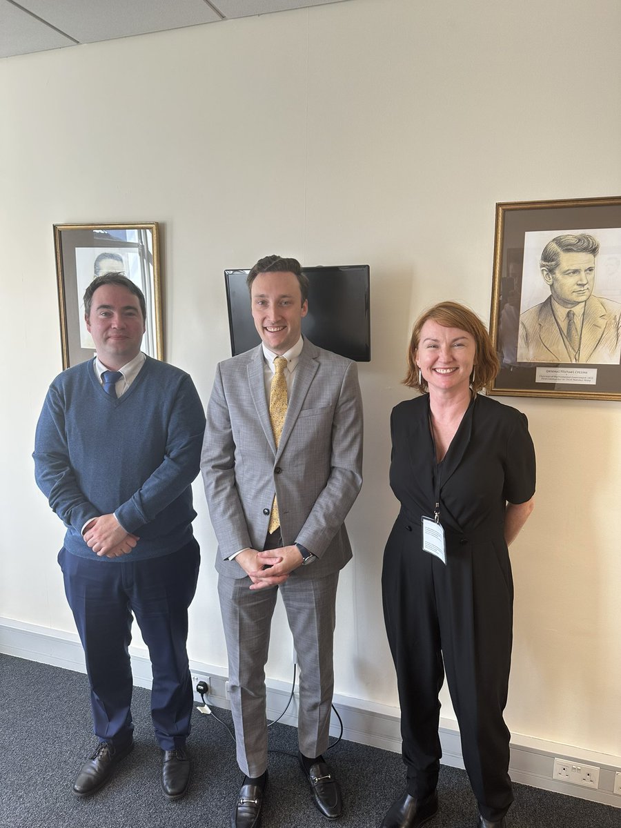 Productive meeting with @Belong_To today who are working tirelessly to empower young LGBTI+ people in Ireland. 

We have made great progress over the years in creating a more inclusive Ireland for all, but there’s a lot more to do.