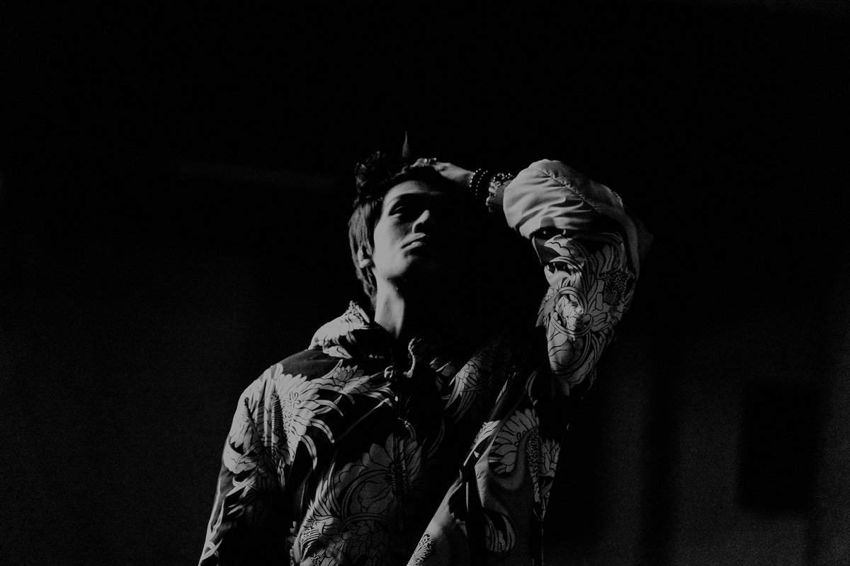 angelaleuphotos's tweet photo. BOTY @warrenhue live in nyc!! ✨ https://t.co/sxZYoxcjGu