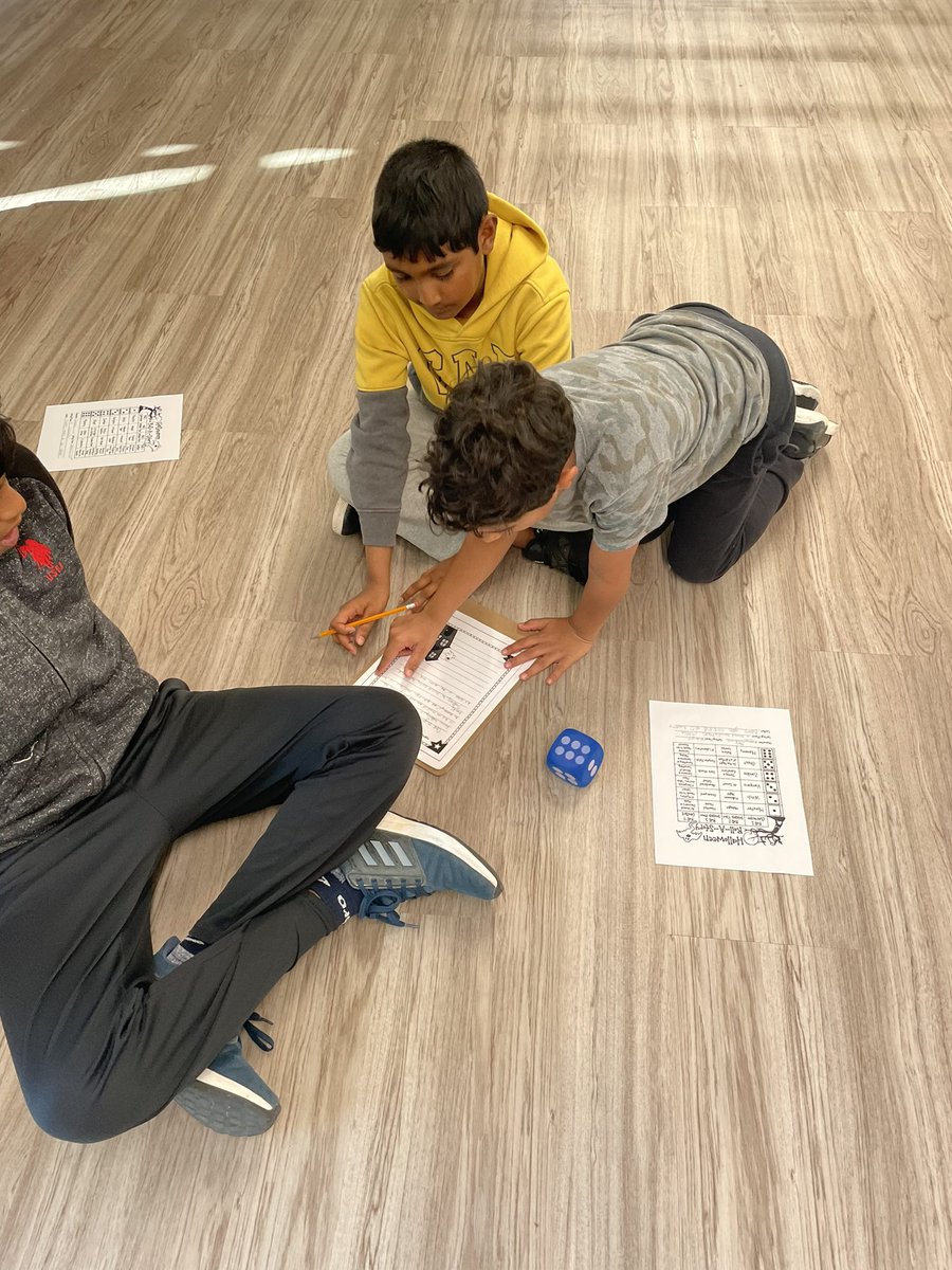 LBCRE_'s tweet photo. Writing spooky stories with our fifth grade buddies!!!! https://t.co/LwRwfQXHNG