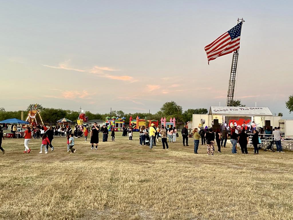 _HCDA's tweet photo. The HCDA's Office attended the La Joya PD National Night Out. 

Thank you to La Joya Mayor Isidro Casanova and Police Chief Ramon Gonzalez for inviting us to attend and to our Victim Advocate Mary LaDeaux for attending the event. https://t.co/NZc433Jz4v