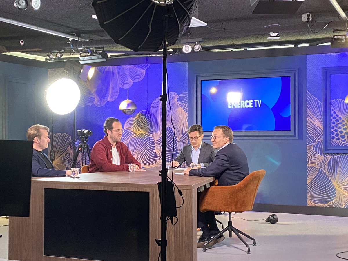 ACorbijn's tweet photo. Laatste opname vandaag van de collectie voor @Emerce met host @Roland1976 en @reinjanprakke @JorikvandenBos en Igor Mikhalev van @EY_Nederland #EmerceFinancials is live vanaf 10 november!          redactie @CorbijnC https://t.co/A4AzGb5q4I https://t.co/Jd9RbfYWTn