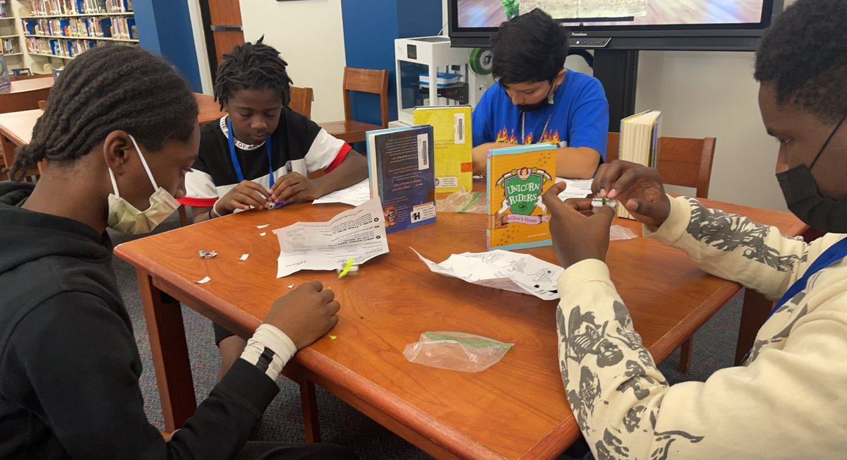 SimmsSherice's tweet photo. READ180 incentive at @HopperMS @CyFairLibraries @CyFairISD with @MrsWWT ! @CyFairEdTech @CyFairREAD180 https://t.co/V5h8tQJ05x