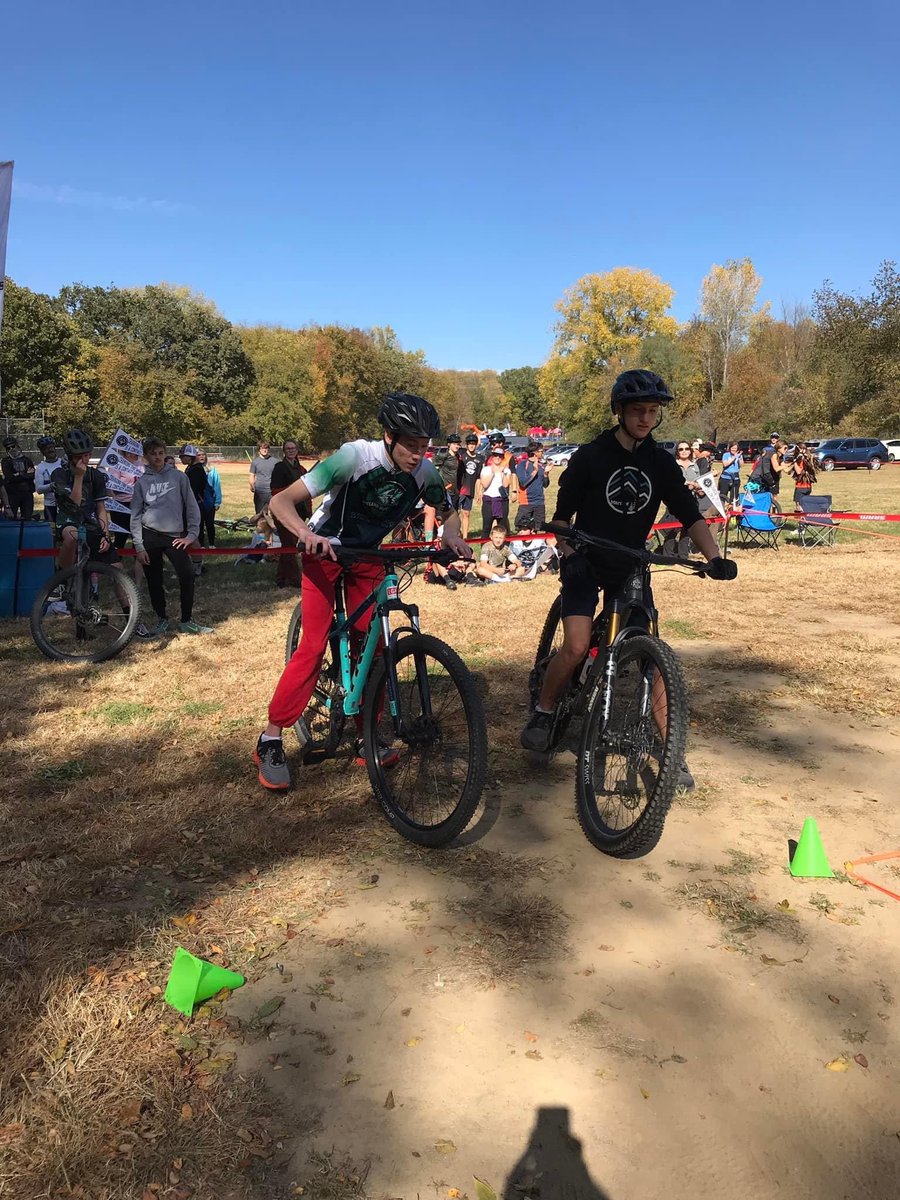 MWUnified's tweet photo. Together with the MW Cycling team, @SONebraska and the Nebraska Interscholastic Cycling League we hosted our first Unified Cycling Relays at Swanson Park. Students and fans had plenty of cowbell to share! #morekidsonbikes #nebraskamtb #NICA https://t.co/HFBot2VWUf