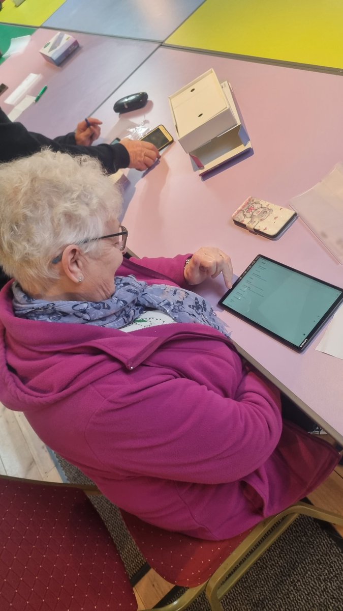 Stef_SuppCom's tweet photo. Connecting #Cloughmills. It was lovely being able to provide face to face training for these participants. Many who are taking their first "digital steps" 🥳📧📸🔍

#DigitalTransformation #digitalinclusion #DigitalNI #GetOnlineWeek #GoOnNI  @SuppCommunities https://t.co/JV7innCpJT